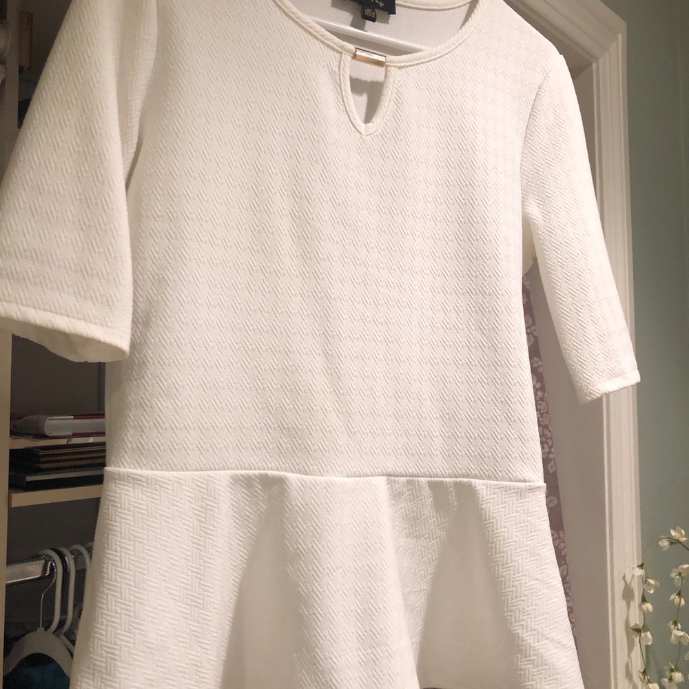 Cream color textured fitted mid sleeve